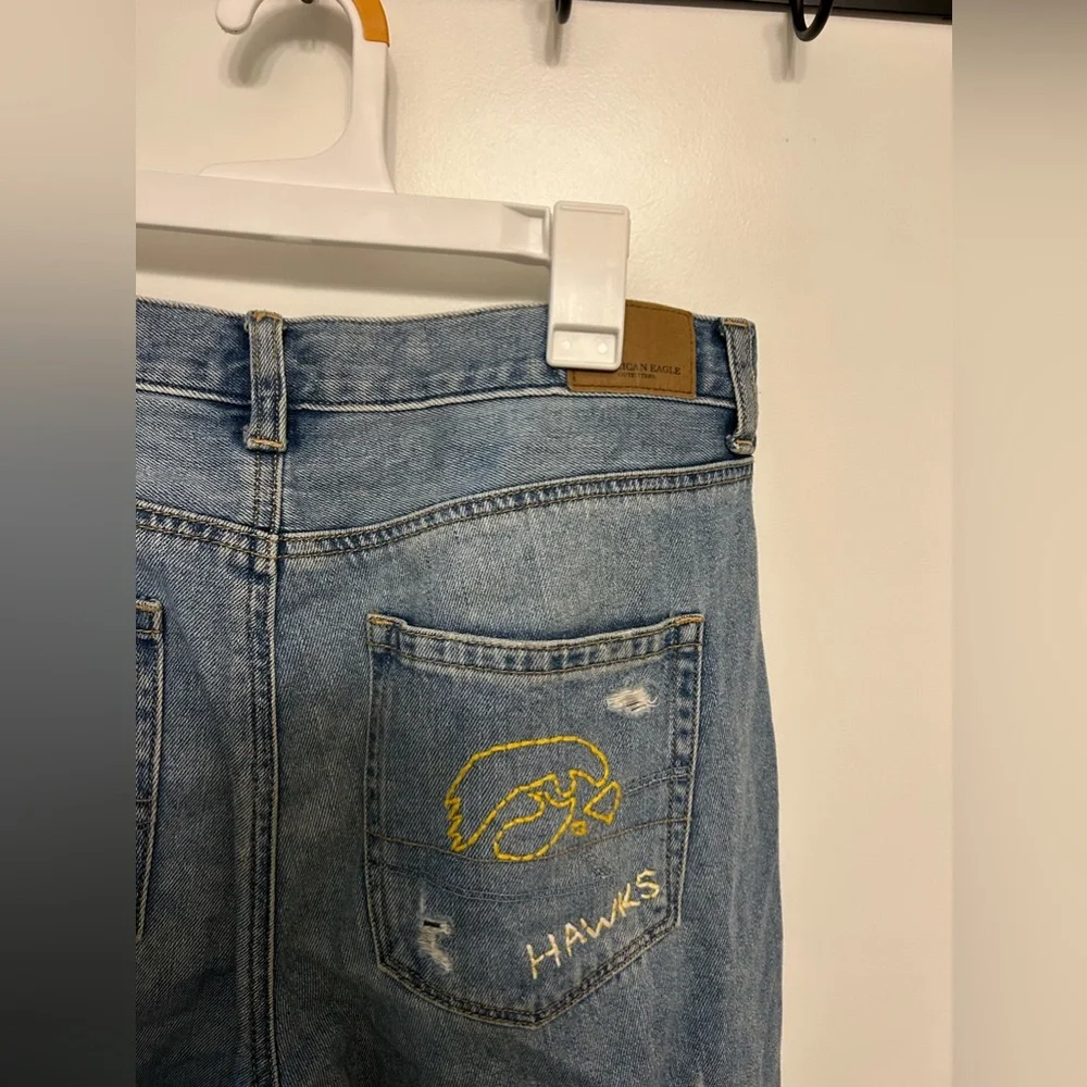 American Eagle University of Iowa Embroidered High-Waisted Jeans - Picture 14 of 14